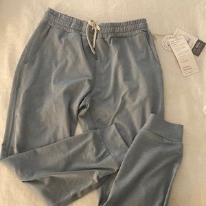Performance Jogger
Women's DreamKnit™ Joggers